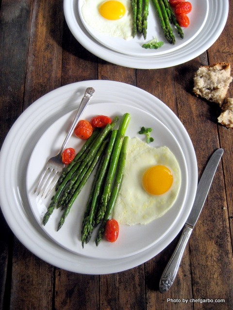 Gluten Free - Organic - Pan Fried Eggs, Asparagus and Heirloom Tomatoes - Recipe from Helene Dujardain