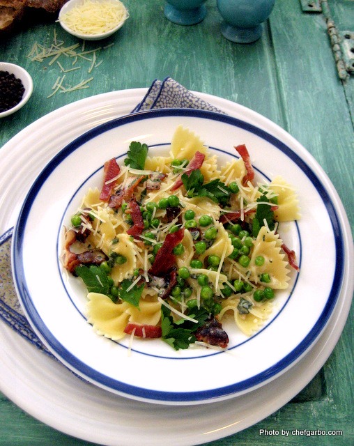 Pasta with Bacon & Peas in a Parmesan Cheese Cream Sauce