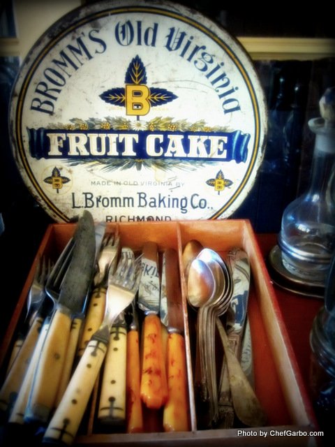 Vintage Kitchen Props - Cake Tin #2